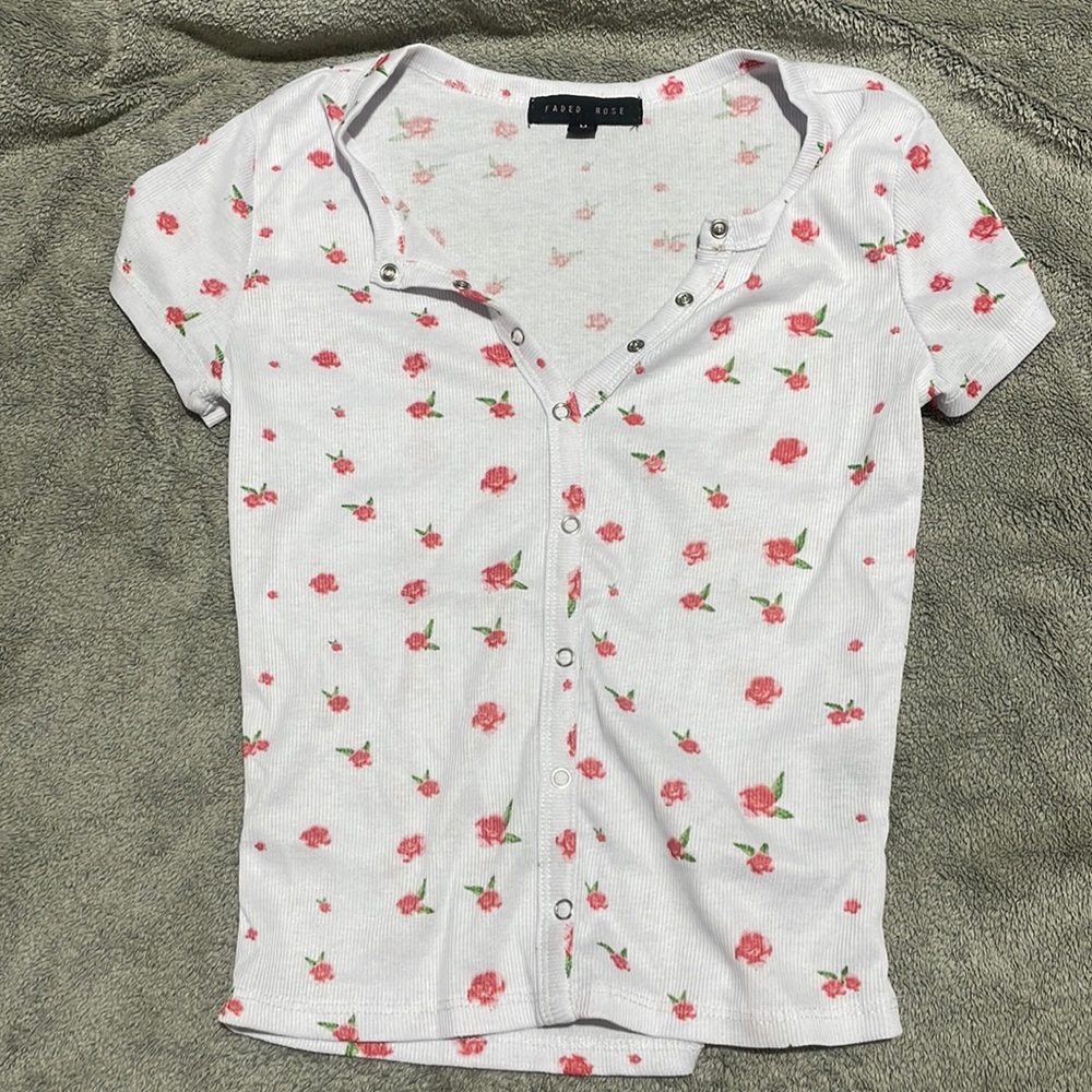 White button up look with rose design top, floral shirt